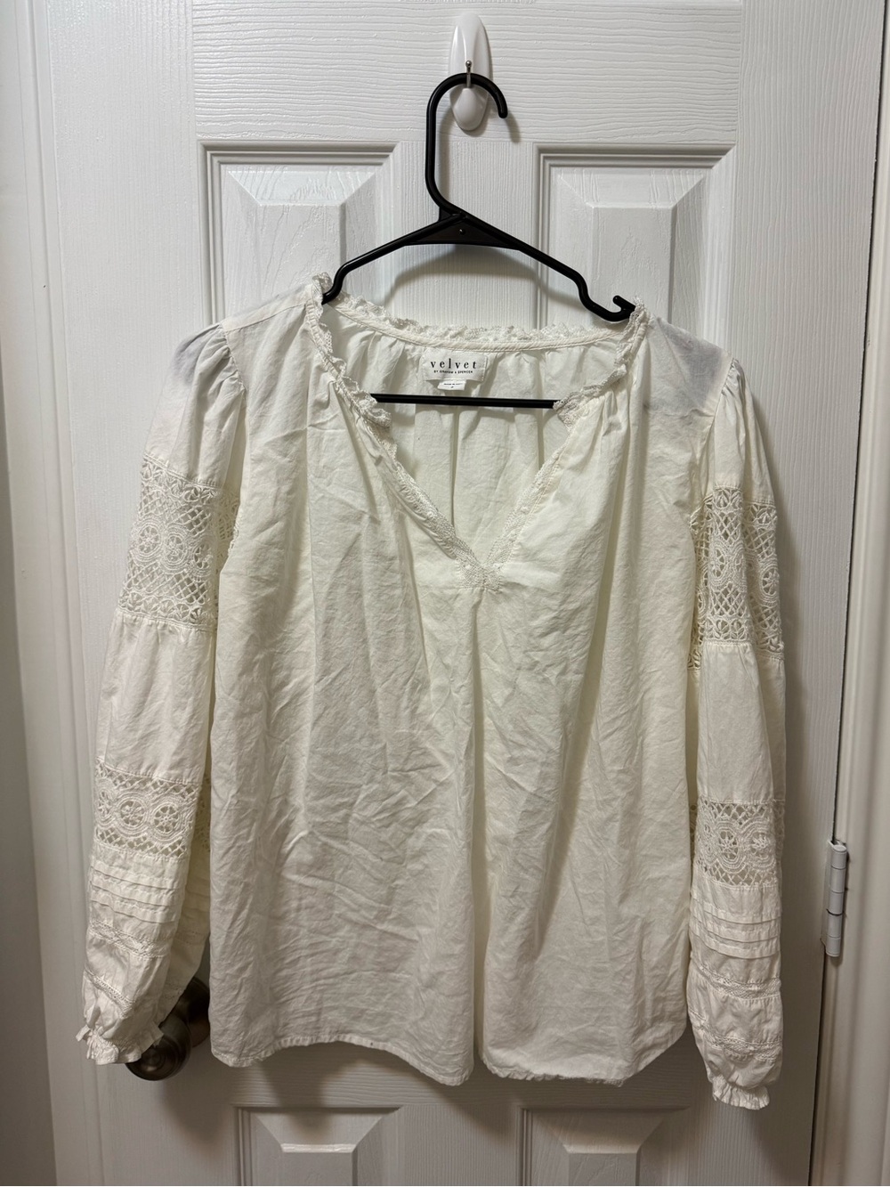 Velvet by Graham & Spencer balloon sleeve crochet inset boho peasant top